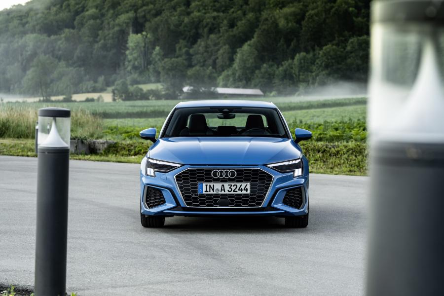  Audi A3 Sedan 35 TDI S-Line 2020 года  (WW) (фото 10 из 42)